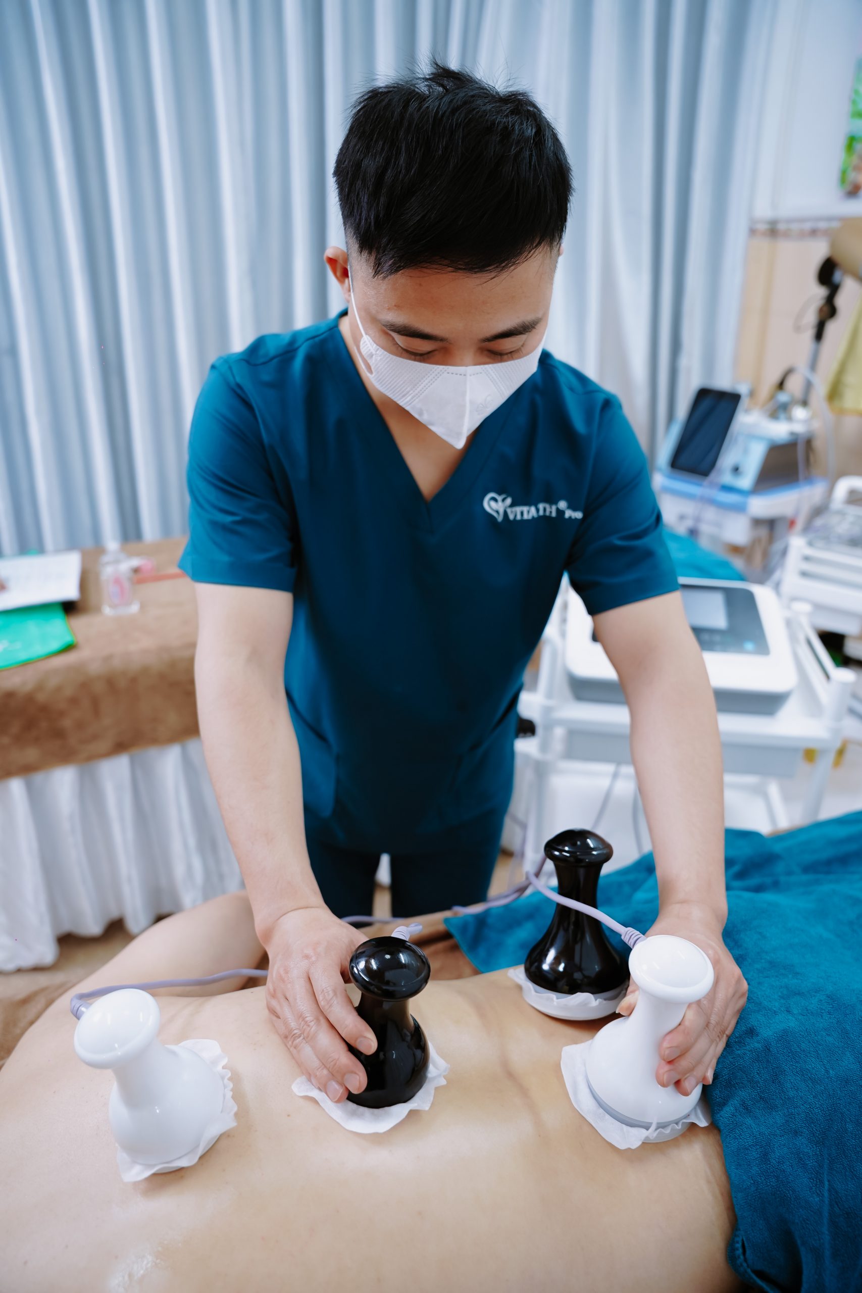 DV05 - CHĂM SÓC LƯNG HÔNG CHÂN